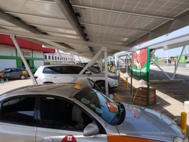 مشروع مرآب شمسي مؤلف من 12 سيارة في دبي